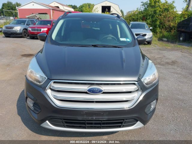 1FMCU9GD8JUA74111 Ford ESCAPE SE