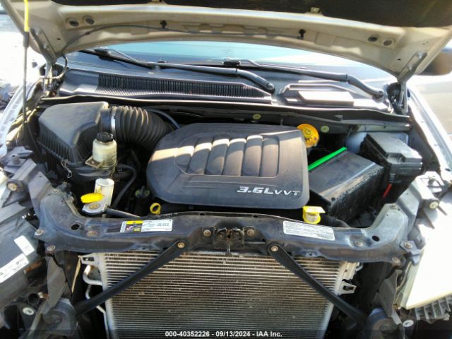 2C4RDGBG1ER152011 Dodge Grand Caravan Se