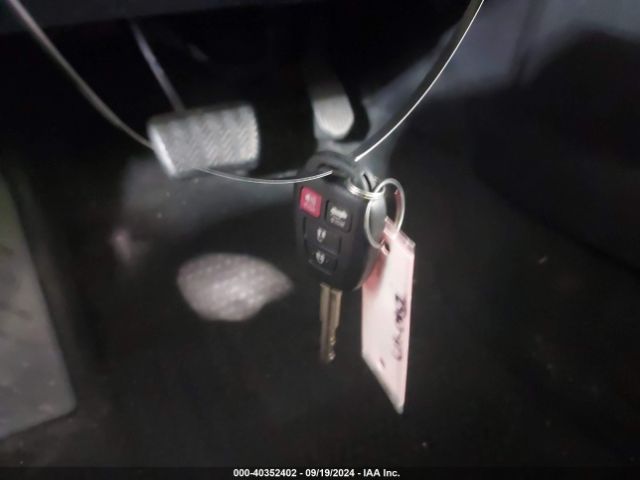 2T1BURHE4JC042762 Toyota COROLLA LE
