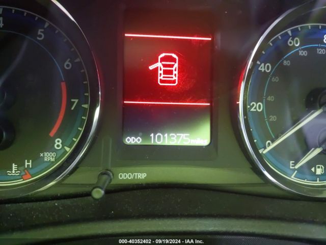 2T1BURHE4JC042762 Toyota COROLLA LE