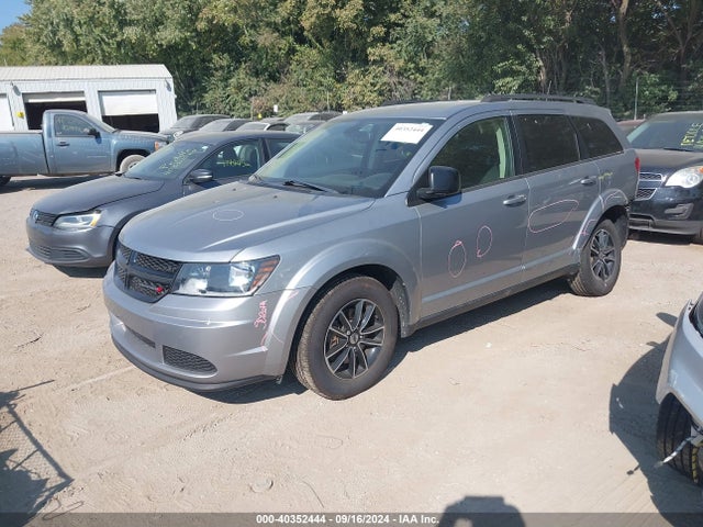 Dodge JOURNEY SE 2018 3C4PDCAB1JT508602 Image 2