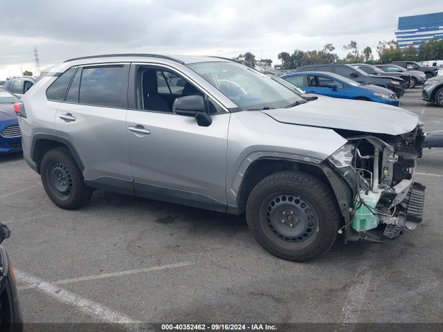 Toyota RAV4 LE 2019 JTMH1RFV4KJ007652 Image 14
