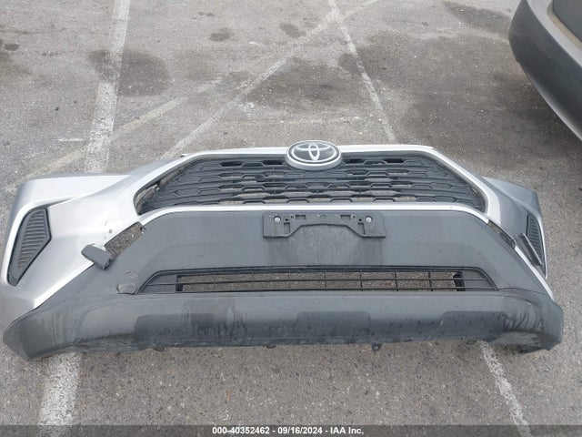 Toyota RAV4 LE 2019 JTMH1RFV4KJ007652 Image 12
