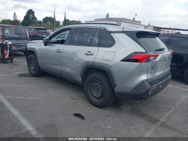 Toyota RAV4 LE 2019 JTMH1RFV4KJ007652 Image 3
