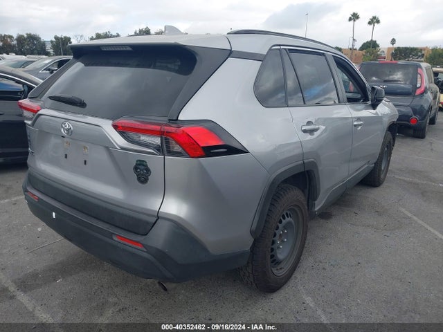 Toyota RAV4 LE 2019 JTMH1RFV4KJ007652 Image 4