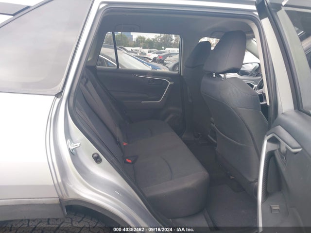 Toyota RAV4 LE 2019 JTMH1RFV4KJ007652 Image 8