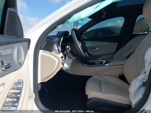 W1KWF8DB2MR621315 Mercedes-Benz C 300 Sedan