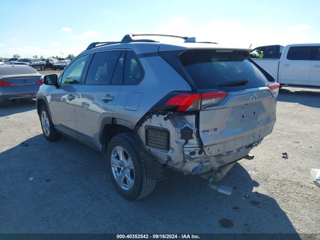 Toyota Rav4 Xle 2019 JTMW1RFV2KD015691 Image 3