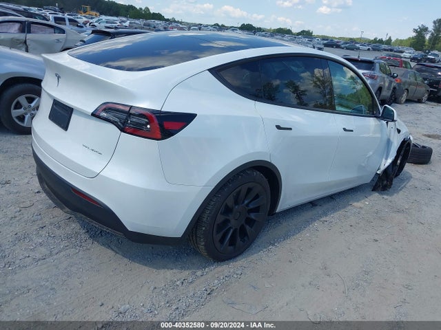 2024 TESLA MODEL Y 7SAYGDEE5RA281298 Photo 3