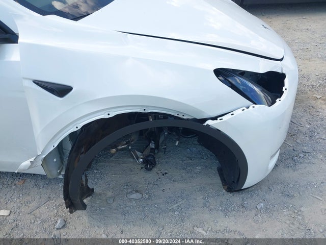 2024 TESLA MODEL Y 7SAYGDEE5RA281298 Photo 5