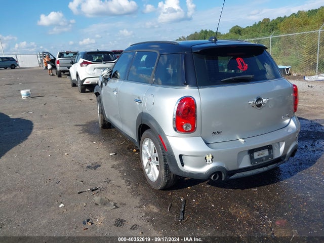 2011 MINI COOPER S COUNTRYMAN WMWZC3C54BWL79136 Photo 2