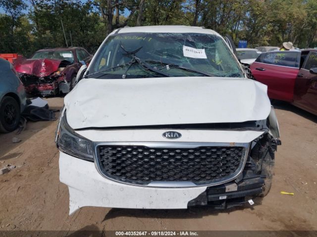KNDMB5C14H6332187 KIA SEDONA LX