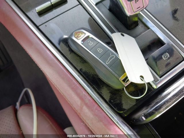 WP0AA2A76KL100789 Porsche PANAMERA 4