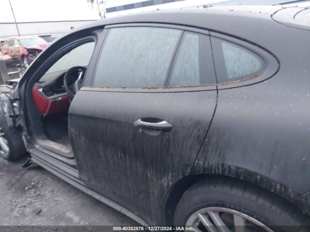 WP0AA2A76KL100789 Porsche PANAMERA 4