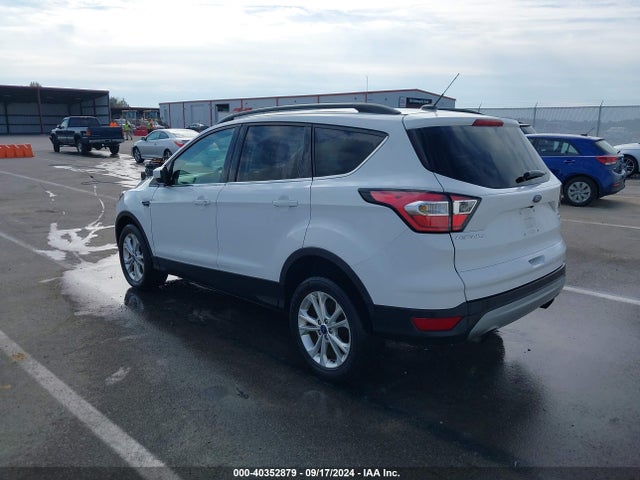 Ford ESCAPE SE 2017 1FMCU9GD4HUC03942 Image 3