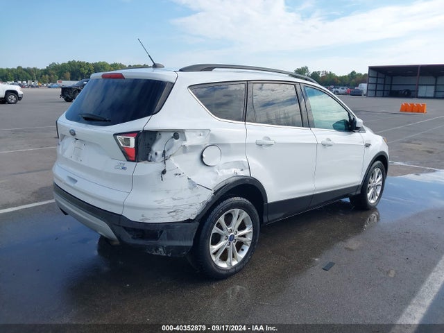 Ford ESCAPE SE 2017 1FMCU9GD4HUC03942 Image 4