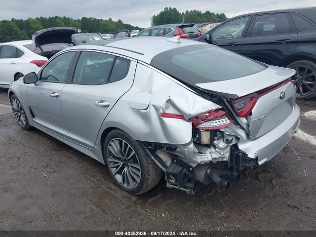 KIA Stinger Premium 2018 KNAE25LA7J6033266 Image 3