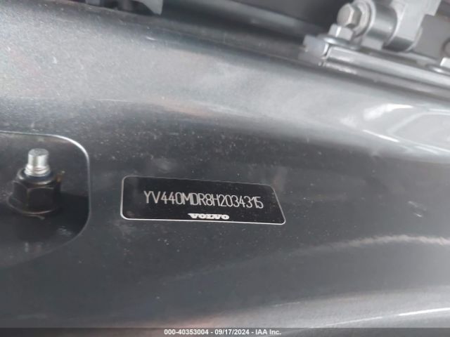 2017 VOLVO XC60 YV440MDR8H2034315 Photo 8