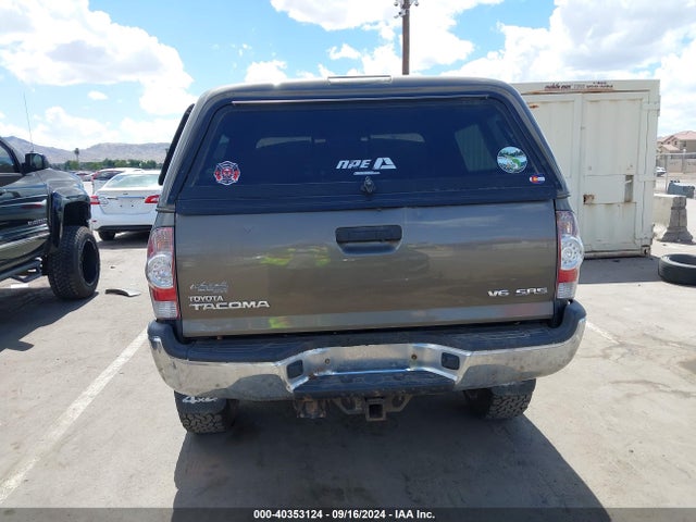 Toyota Tacoma Base V6 2015 3TMLU4EN1FM187686 Image 17
