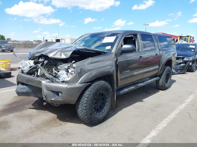 Toyota Tacoma Base V6 2015 3TMLU4EN1FM187686 Image 2