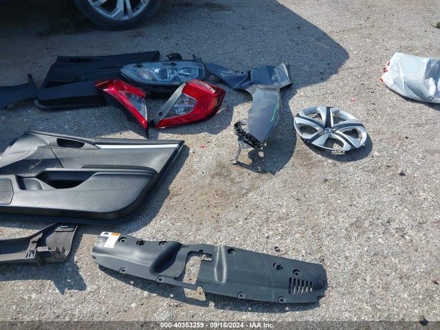 Honda Civic Lx 2018 2HGFC2F51JH545574 Image 18