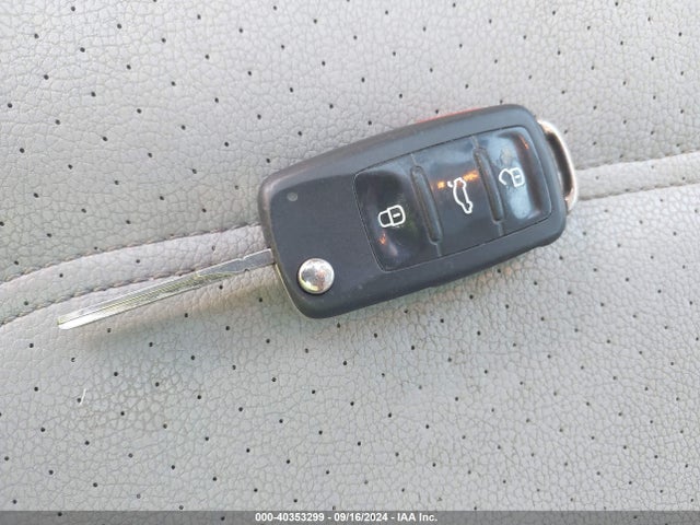 Продажа на аукционе авто 2013 Volkswagen Passat 2.0l Tdi Se, vin: 1VWBN7A38DC145204, номер лота: 40353299