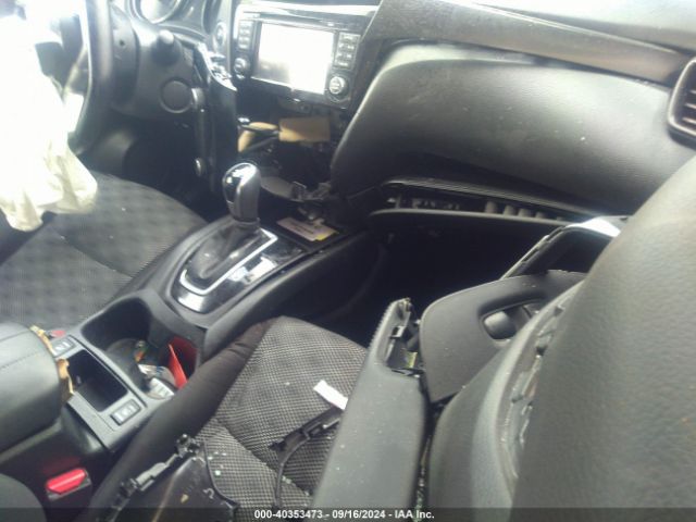 JN1BJ1CR8HW113938 Nissan Rogue Sport Sv