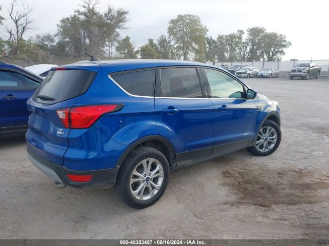 1FMCU9GD9KUB54132 Ford ESCAPE SE
