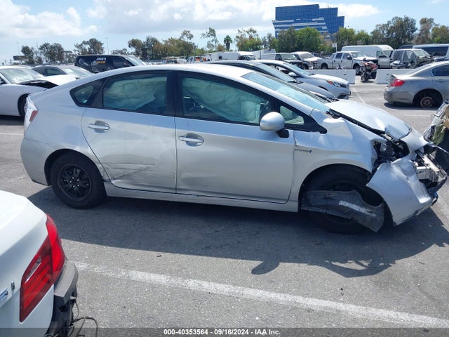 Toyota Prius Three 2014 JTDKN3DU4E0361585 Image 13