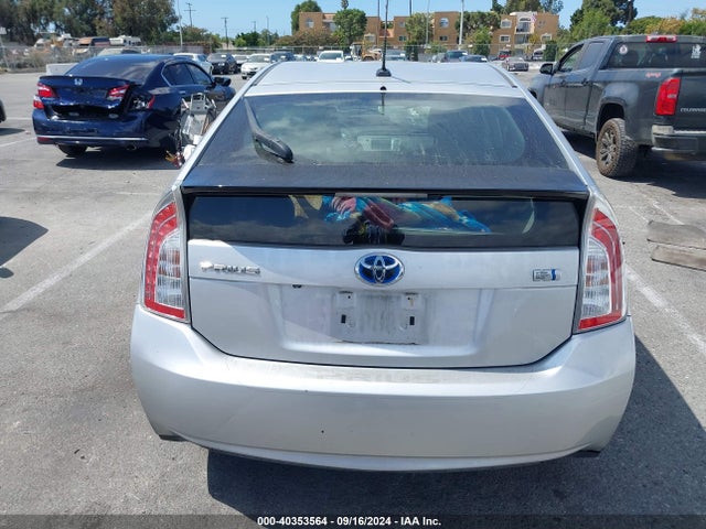 Toyota Prius Three 2014 JTDKN3DU4E0361585 Image 16