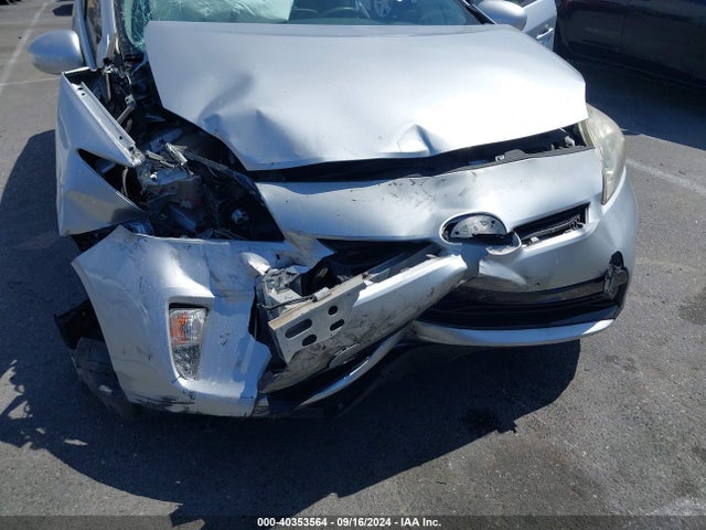 Toyota Prius Three 2014 JTDKN3DU4E0361585 Image 6
