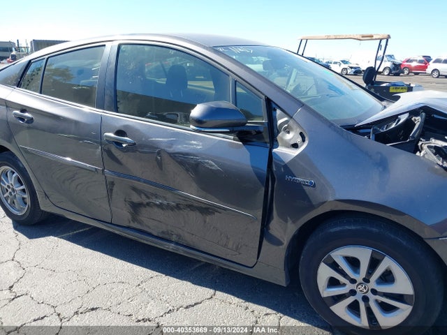 Toyota Prius Three 2016 JTDKARFU8G3519519 Image 13