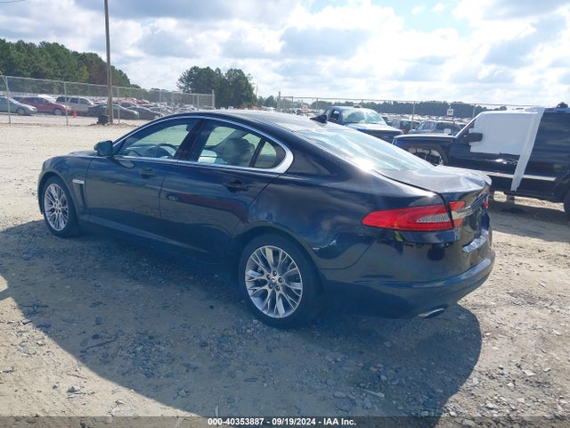 2013 JAGUAR XF SAJWA0E70D8S99396 Photo 2