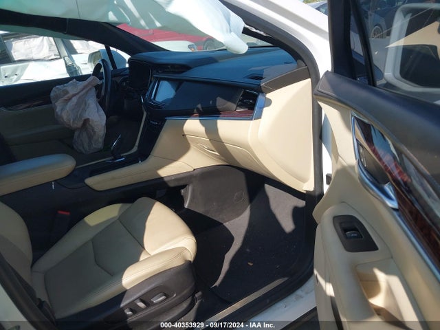 1GYKNFRS0JZ187085 Cadillac Xt5 Premium Luxury