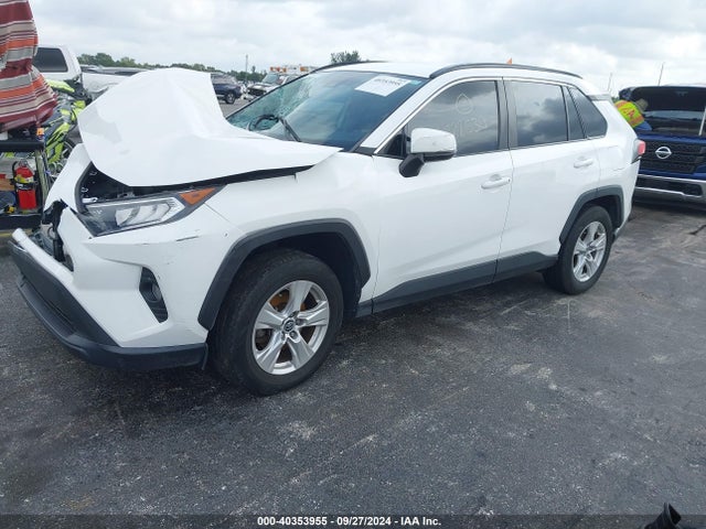 Toyota Rav4 Xle 2020 2T3W1RFV4LC069371 Image 2