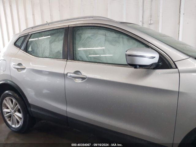 JN1BJ1CR0JW268201 Nissan Rogue Sport Sv