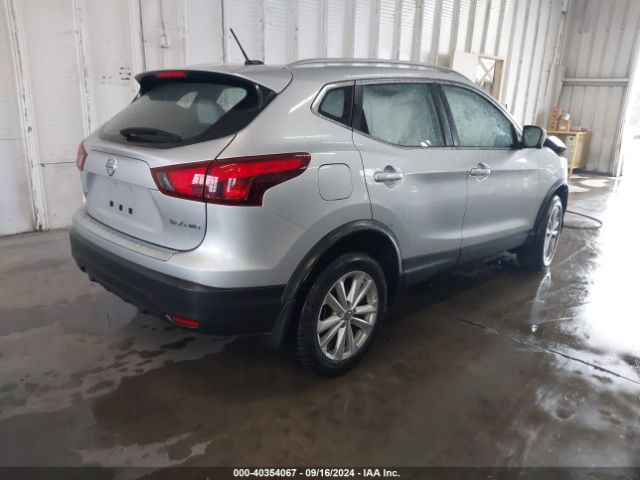 JN1BJ1CR0JW268201 Nissan Rogue Sport Sv
