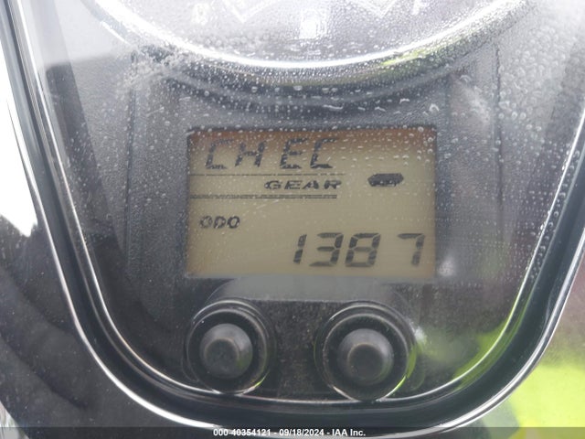 2023 SUZUKI VL800 JS1VS55A6P7100534 Photo 6