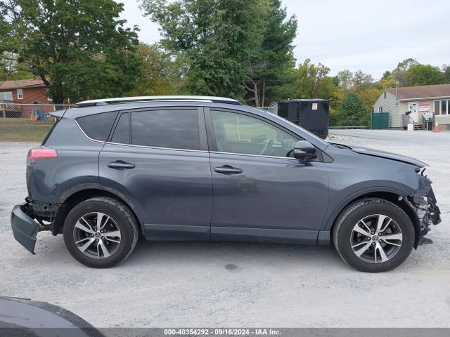 Toyota Rav4 Xle 2017 JTMRFREV3HD197829 Image 13