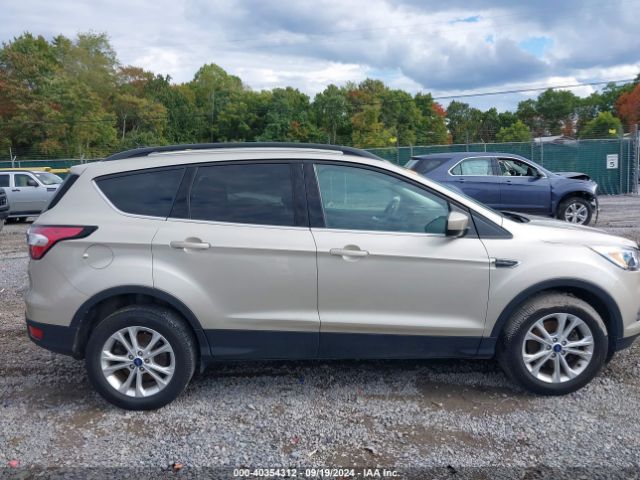 1FMCU9GD9JUD42390 Ford ESCAPE SE