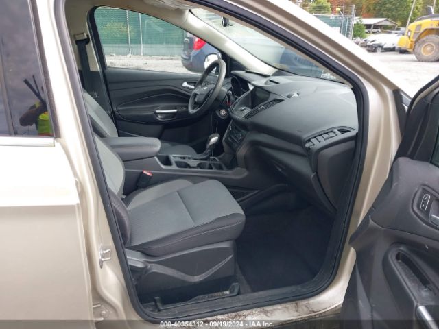 1FMCU9GD9JUD42390 Ford ESCAPE SE