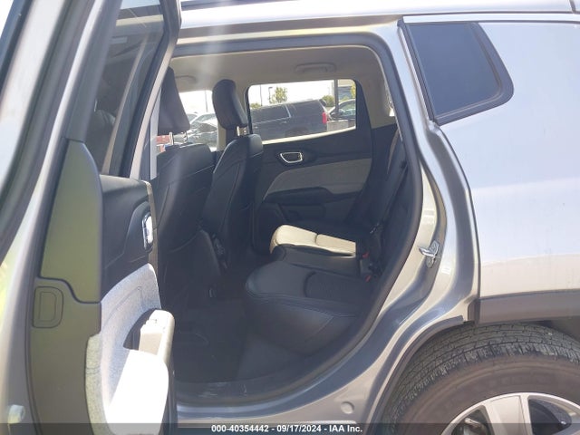 3C4NJCBB4NT238172 Jeep Compass Latitude Fwd