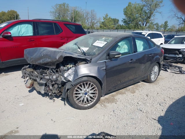 Ford Focus Titanium 2014 1FADP3J23EL339801 Image 2
