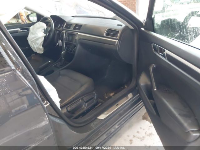 1VWAA7A36JC021693 Volkswagen Passat 2.0t R-line/2.0t S