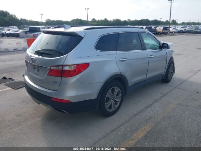 KM8SMDHF3GU134996 Hyundai Santa Fe Se