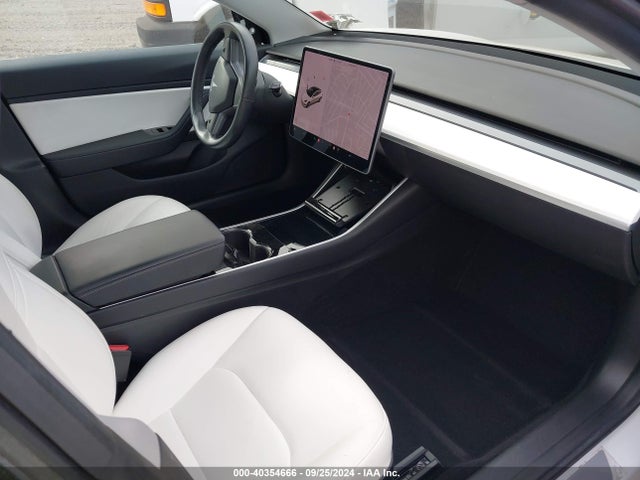 2018 TESLA MODEL 3 5YJ3E1EB5JF101231 Photo 4