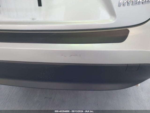 Toyota Corolla Hybrid Le 2024 JTDBCMFE8R3039151 Image 20