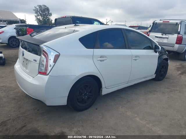 JTDKN3DU9E1752371 Toyota Prius Three