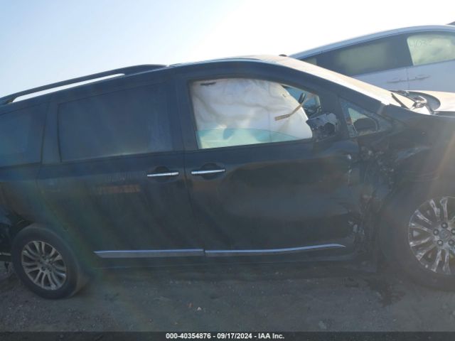 5TDYZ3DC7HS888785 Toyota Sienna Xle 8 Passenger