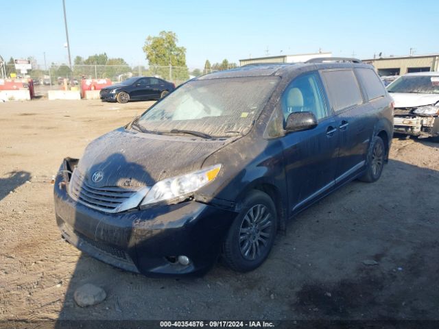 5TDYZ3DC7HS888785 Toyota Sienna Xle 8 Passenger